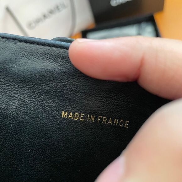 CHANEL lambskin short wallet WALLET ONLY - Picture 14 of 17